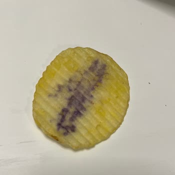 Ruffles Patates Cipsinde Mor Renkli Lekeli Cips Gıda Güvenliği Endişesi