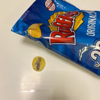 Ruffles Patates Cipsinde Mor Renkli Lekeli Cips Gıda Güvenliği Endişesi
