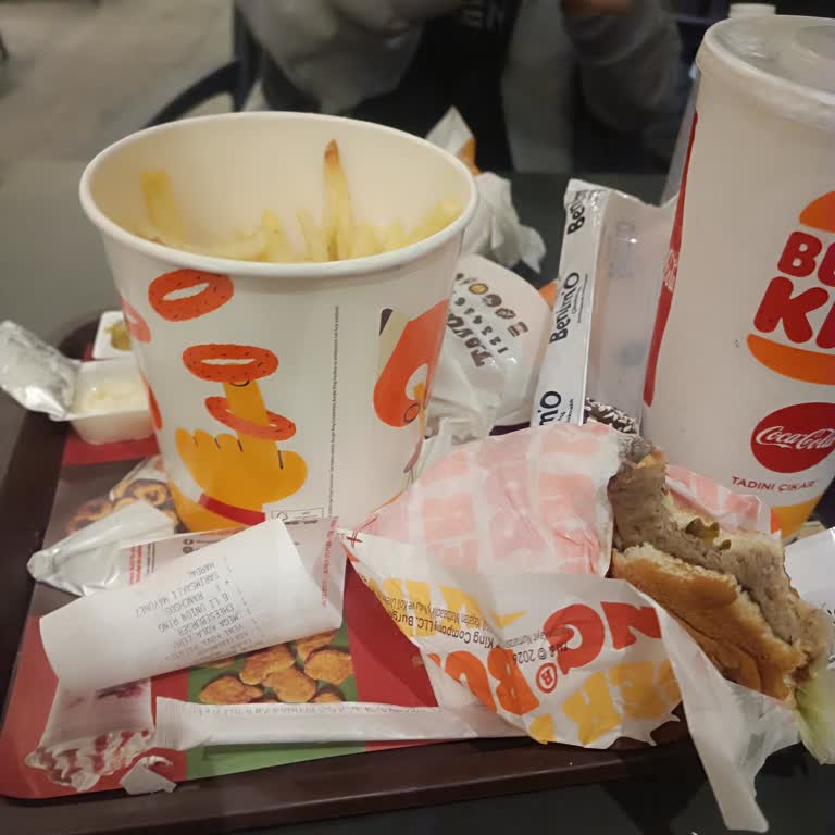 Burger King Personelinin Saygısız Tutumu Müşteriyi Mahcup Etti
