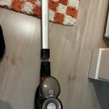 Philips SpeedPro Max Dikey Süpürge Plastik Parçası Kırıldı, Değişim Talebi