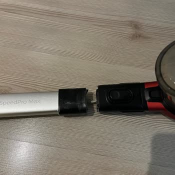 Philips SpeedPro Max Dikey Süpürge Plastik Parçası Kırıldı, Değişim Talebi