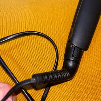 Elektrik Kaçağı Ve Hasarlı Kablolu Saç Düzleştirici İçin Değişim Talebi