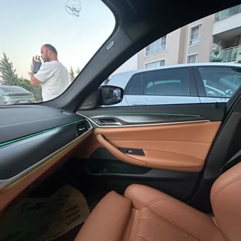 BMW 520i G30 Modelde Ambiyans Aydınlatma Sorunu Ve Ücretsiz Parça Değişimi Talebi