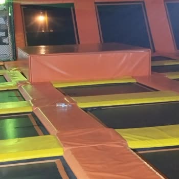 Playland Trambolin Parkında Çocuk Yaralanma Riski