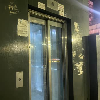 Cumhuriyet Meydanı Alt Geçitte Asansör Çalışmıyor, Engelliler Ve Bebek Arabalılar Mağdur