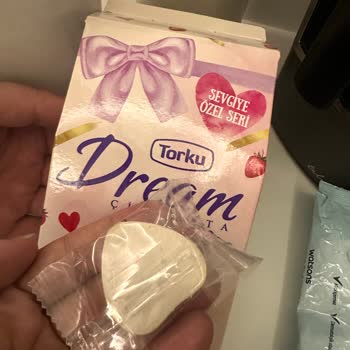 Torku Dream Çilek Parçacıklı Çikolata Sert Çıktı, Sağlık Endişesi Ve İade Talebi