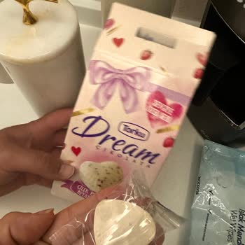 Torku Dream Çilek Parçacıklı Çikolata Sert Çıktı, Sağlık Endişesi Ve İade Talebi