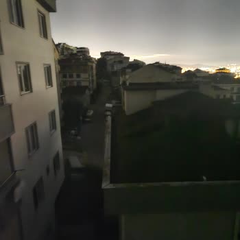 Sancaktepe’de Sürekli Elektrik Kesintileri Aile Ve İş Hayatını Felç Ediyor