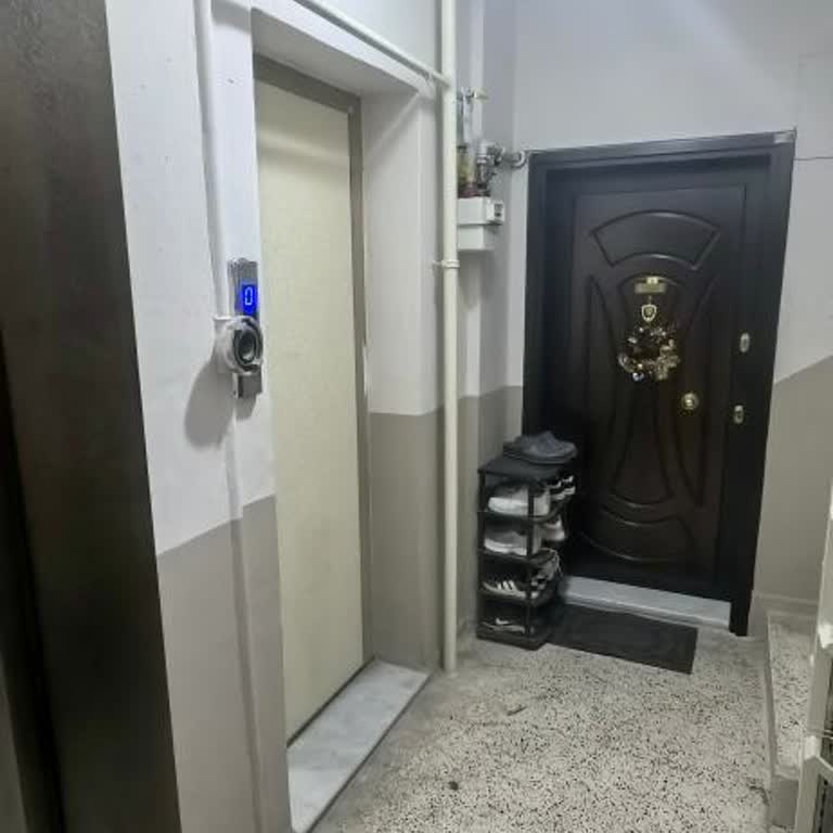 Teslim Edilmemiş Kargo Doğal Gaz Kutusunun Üzerine Bırakıldı