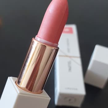 Pastel X Arzu Sabancı Summer Glow Lipstick No 28'de Kuruluk Ve Çatlak Sorunu