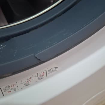 Yeni Çamaşır Makinesinde Kapak Körüğü Yırtıldı, Garanti Kapsamında Ücretsiz Onarım Talebi