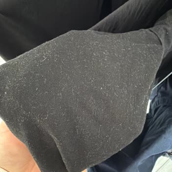 Arçelik Çamaşır Makinesinde Koyu Renkli Kıyafetlerde Yoğun Tüylenme Ve Hasar