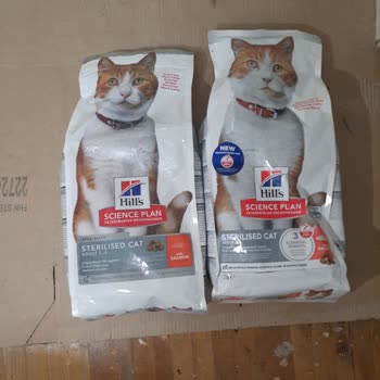 Hepsiburada'dan Gelen Kedi Maması Paketi Orijinal Olmadığı Şüphesi