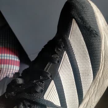 Adidas Ayakkabısının Kısa Sürede Yırtılması Ve Tekrarlanan Ret Cevapları: Değişim Talebi