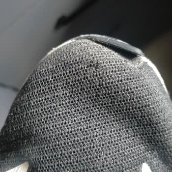 Adidas Ayakkabısının Kısa Sürede Yırtılması Ve Tekrarlanan Ret Cevapları: Değişim Talebi