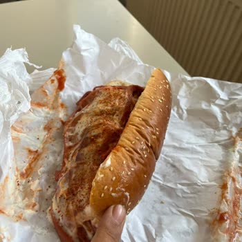 Orijinal Kumru Yerine Düşük Kaliteli Sandviç Ekmeği Gönderildi