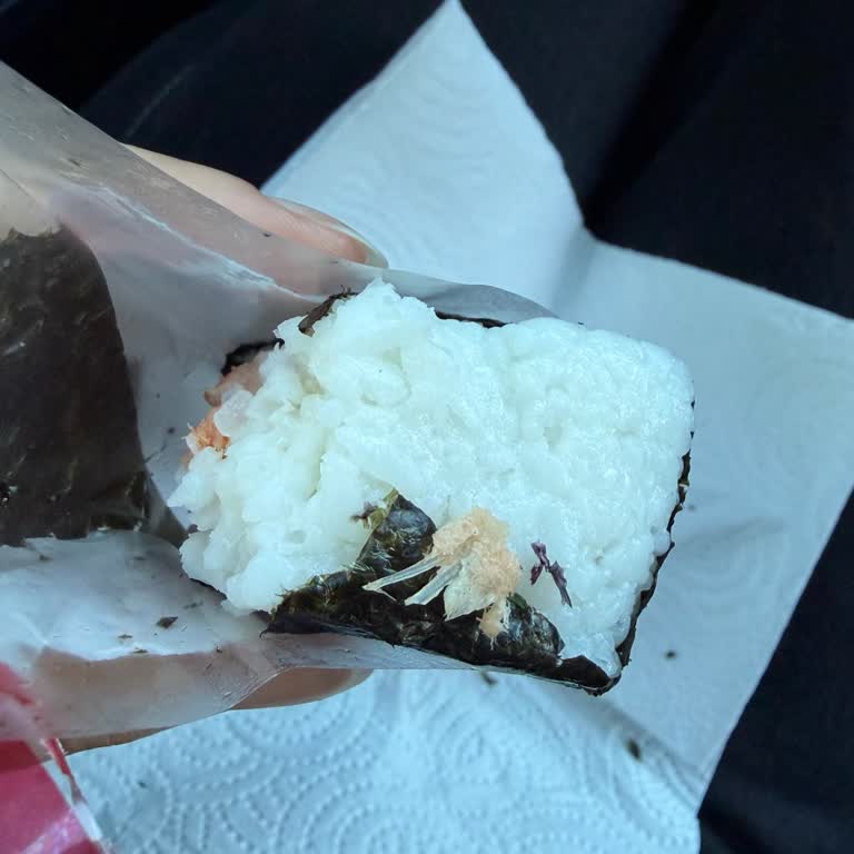 Dardanel Onigiri'de Sert Kılçık Parçası Bulunması