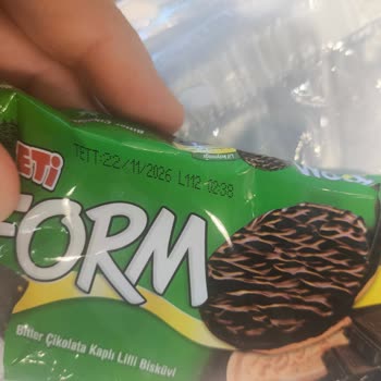 Eti Form Bitter Çikolata Kaplı Bisküvi Çikolatasının Beyazlaması Ve Bayat Görünümü