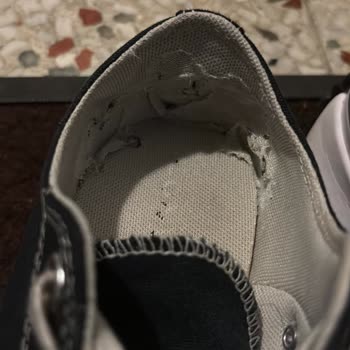Converse Ayakkabının Kısa Sürede Aşınması Ve İnceleme Sürecindeki Olumsuz Karar