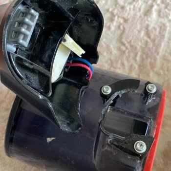 Bosch Unlimited Seri 7 Süpürge Plastik Parçaların Kırılması Ve Yüksek Yedek Parça Maliyeti