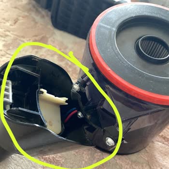 Bosch Unlimited Seri 7 Süpürge Plastik Parçaların Kırılması Ve Yüksek Yedek Parça Maliyeti