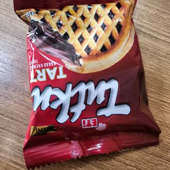 Eti Tutku Tart Paketi Açılmış, Hasarlı Ve Silikonla Yapıştırılmış