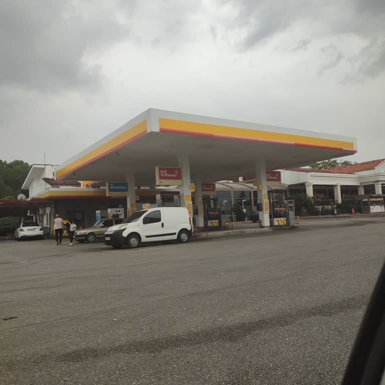 Shell İstasyonunda Tuvalet Kapalı Olması Çocuklu Aileyi Mağdur Etti