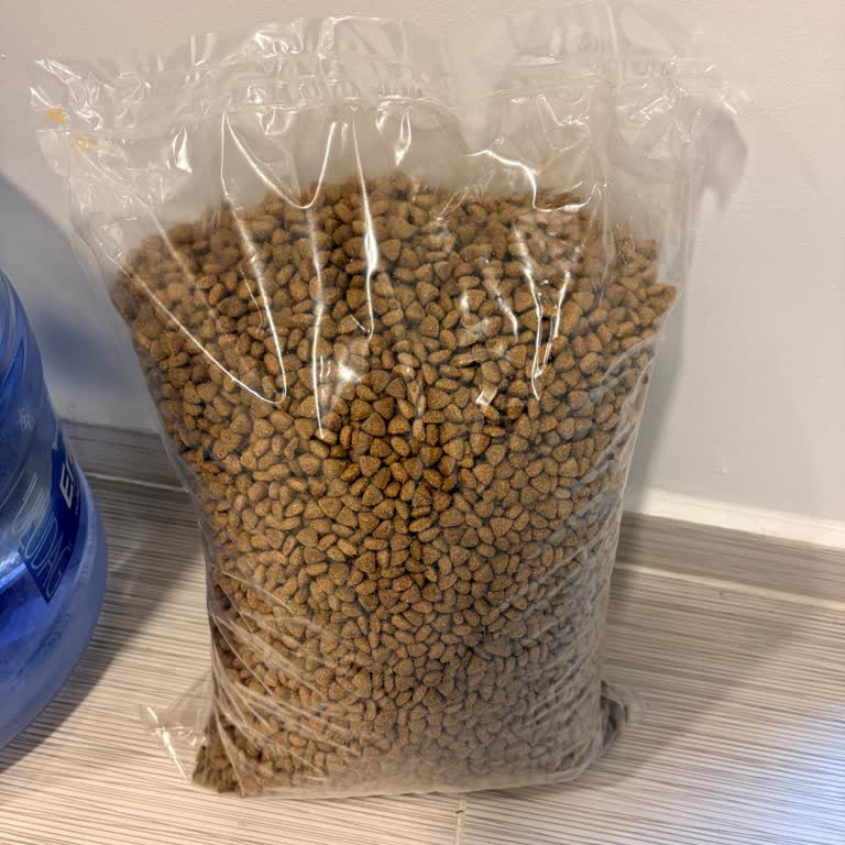 Açık Ve Şeffaf Poşet İçindeki Acana Kedi Maması İçin İade Talebi