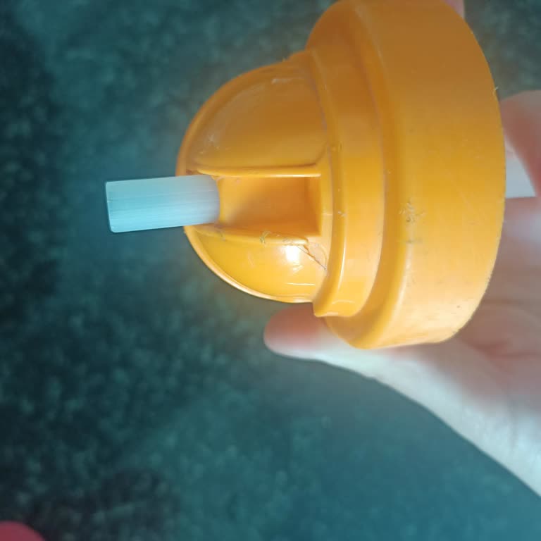 Wee Baby Suluk Setinde Kırık Ağız Kısmı Ve Küflü Pipet