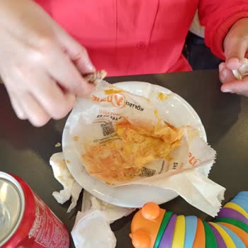 Aşırı Soslu Ve Dağınık Burgerler Nedeniyle Mağduriyet Ve İade Talebi