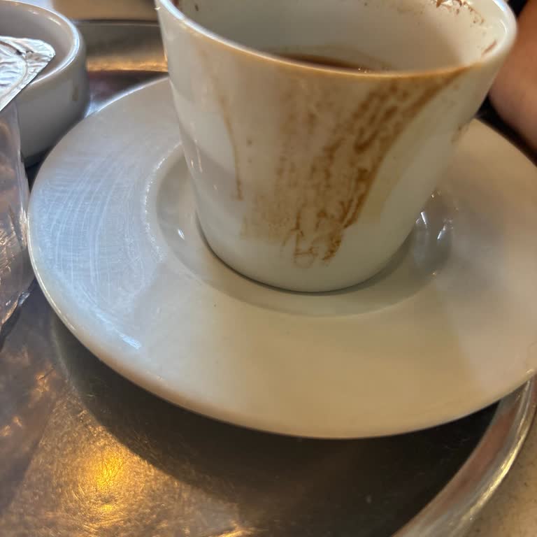 Garsonun Saygısız Tavrı Ve Şefin Çözüm Üretmeme Yaklaşımı