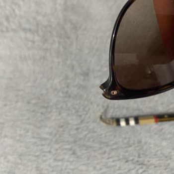 Burberry Gözlüğünün Sapı Ayrıldı Ve Müşteri Hizmetleri Cevapsız