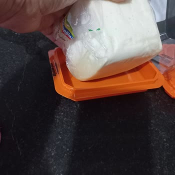 Migros'tan Aldığım Klasik İnek Beyaz Peynir Kesinlikle Bozulmuş Ve Kötü Kokuyor