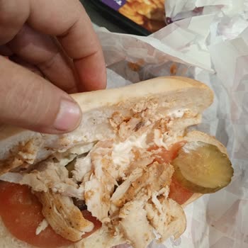 Arby's Kent Plaza Şubesinde Görseliyle Uymayan Sandviç Ve İlgisiz Personel