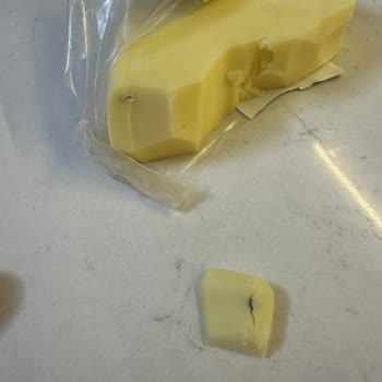 Kaşar Peynirinde Metal Parçalar: Tüketici Güvenliği Tehlikede