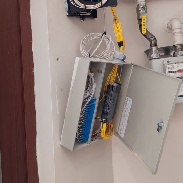Sürekli İnternet Kesintileri Ve Güvensiz Kutu Montajı İçin Kalıcı Çözüm Talebi