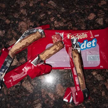 Renk Değişen Tadelle Çikolatalarında Sağlık Riski