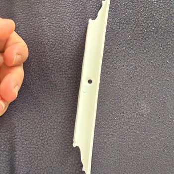 Eksik Ve Hasarlı Parçalar Sebebiyle Decosense Oyuncak Dolabı Kurulamıyor
