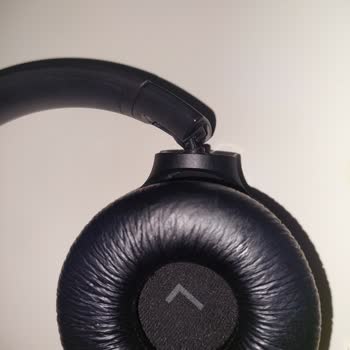 JBL BT510 Kulaklıkta Kafa Bandı Menteşesi Beklenmedik Şekilde Kırıldı