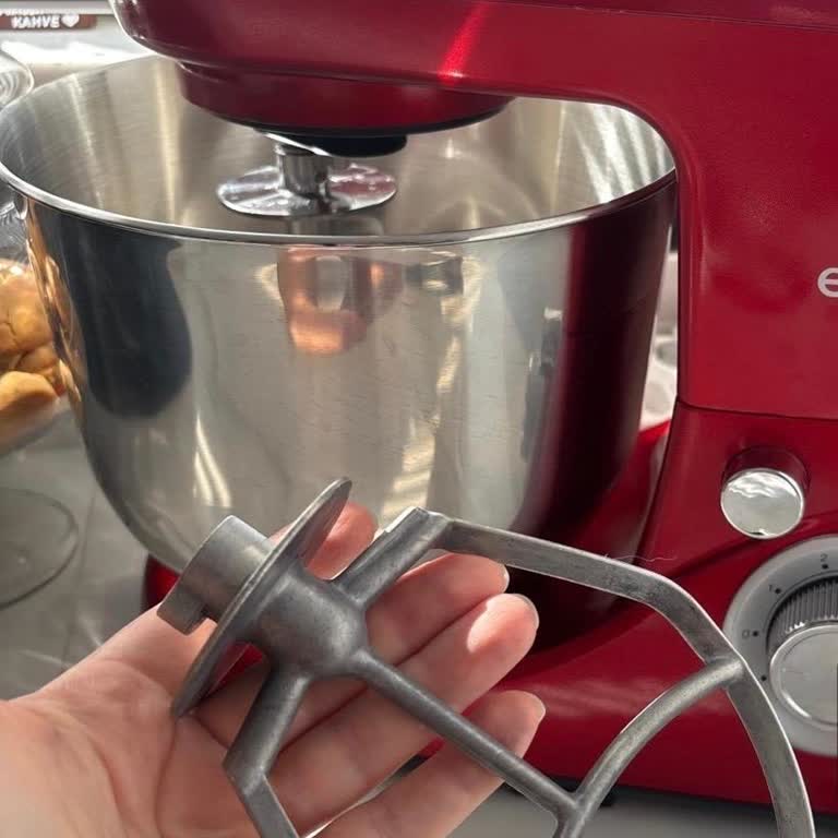 Emsan Bella Gusto Stand Mikseri Karışım Aparatı Kısa Sürede Karardı, Garanti Değişim İstiyorum