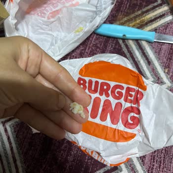 Hamburgerde Kıkırdak Çıktı, Sağlık Riski Ve Ücret İadesi Talebi