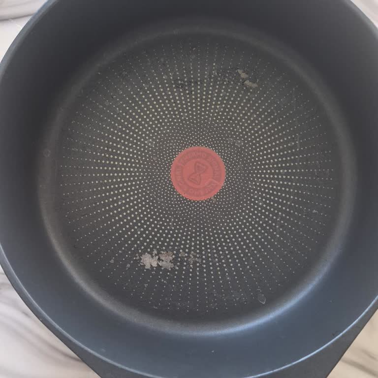 Tefal Tavasının İç Kaplamasının Soyulması Ve Ücretsiz Değişim Talebi