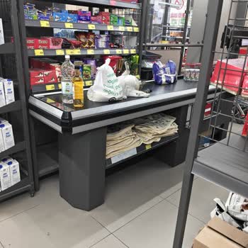 BİM Koğukçınar Şubesinde Kedinin Gıdalara Girişi Hijyen Sorunu