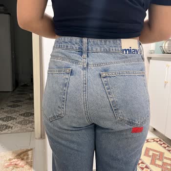 Mavi Kesim Ve Esneme Hatası Bulunan Kot Pantolon İçin Değişim Talebi