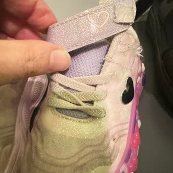 Ayakkabının Deforme Olması Ve İade İsteği Karşısında Mağaza Personelinin Kaba Tutumu