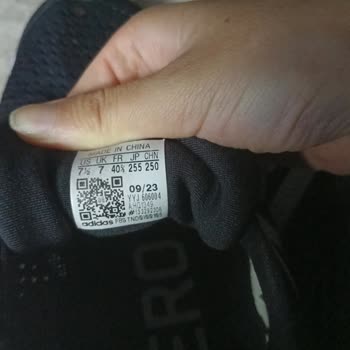 Adidas Spor Ayakkabısının İç Tabanında Yırtılma Ve Garanti Talebi