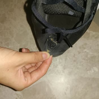 Adidas Spor Ayakkabısının İç Tabanında Yırtılma Ve Garanti Talebi
