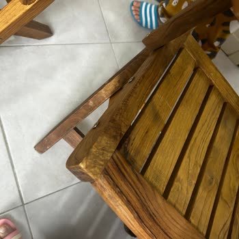Outlet Sandalyelerde Defolu Ürün Teslimi Ve Yetersiz Değişim Süreci