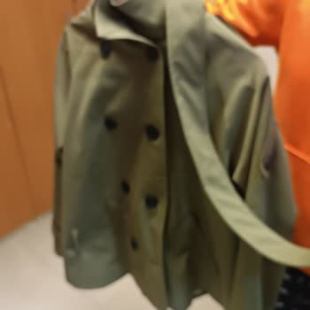 Yanlış Renk Trençkot Gönderimi Ve Değişim Sürecindeki Aksaklıklar