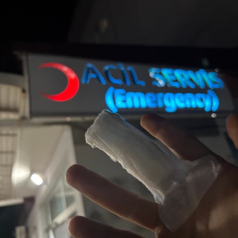 Superfresh Konservelerindeki Keskin Kenarlar Şiddetli El Yaralanmasına Neden Oldu